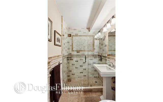 Sold by Douglas Elliman | media 22