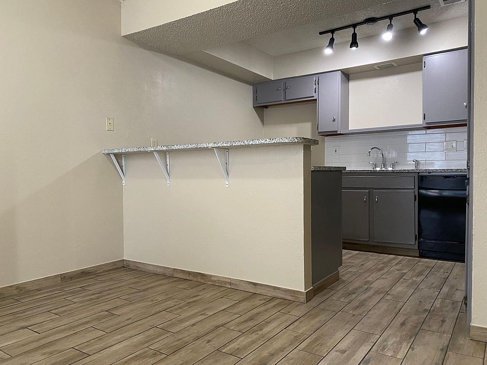 Dining/Kitchen