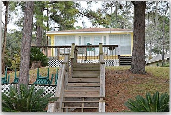 1st image of 105 Palisade Cir