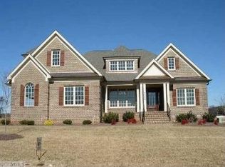 1058 Crestwell Dr, Burlington, NC 27215