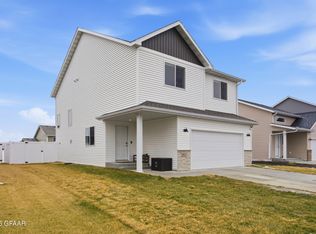 3851 19th St S, Moorhead, MN 56560
