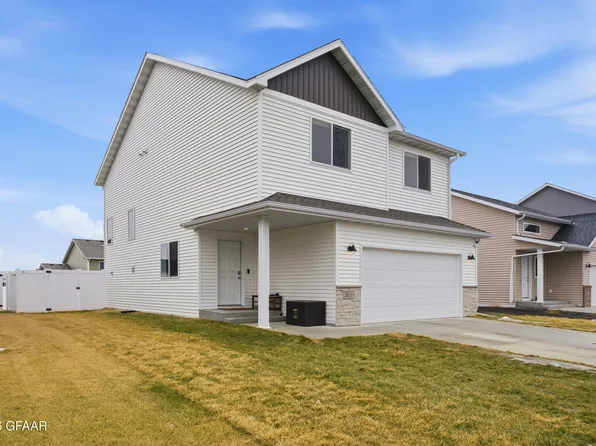 3851 19th St S, Moorhead, MN 56560