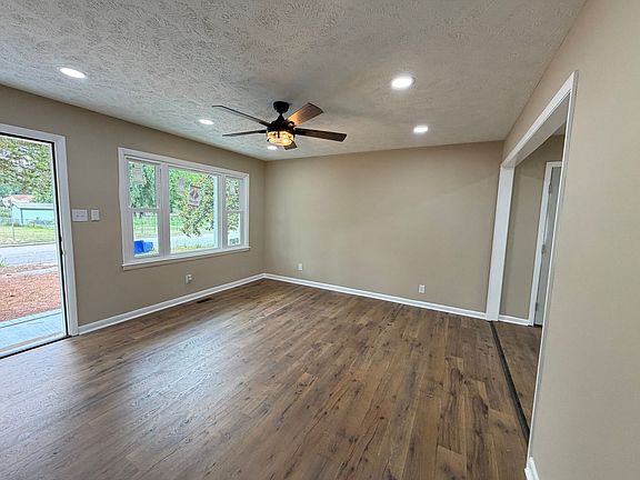 5th image of 509 Mann St