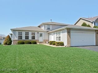 161 Chestnut Ln, Bolingbrook, IL 60490