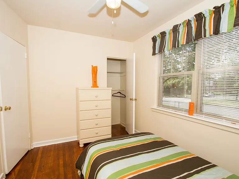 Washington Park Apartments — Photo 13