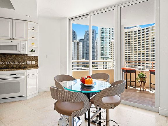 5th image of 808 Brickell Key Dr APT 1808