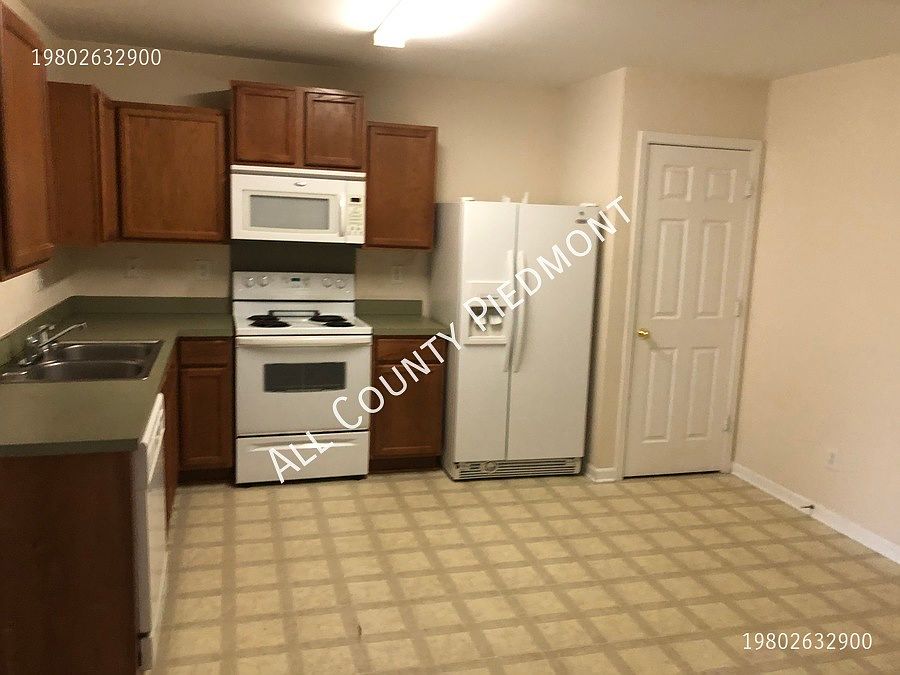 2nd image of 1717 Ledson Ct