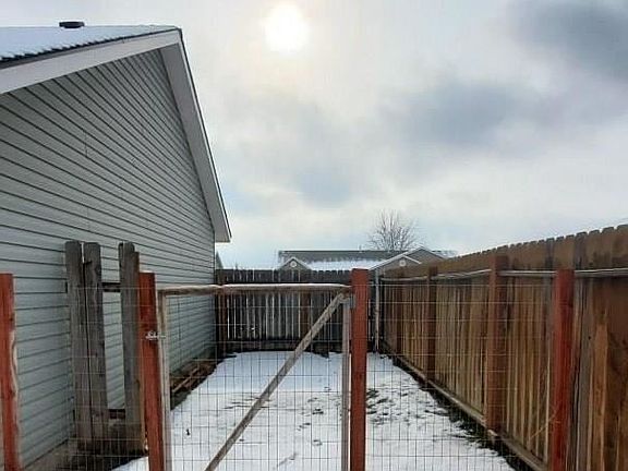 4th image of 5001 Seville Dr