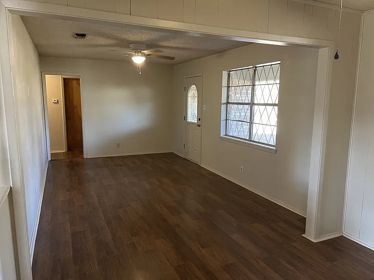416 E Main St — Photo 6
