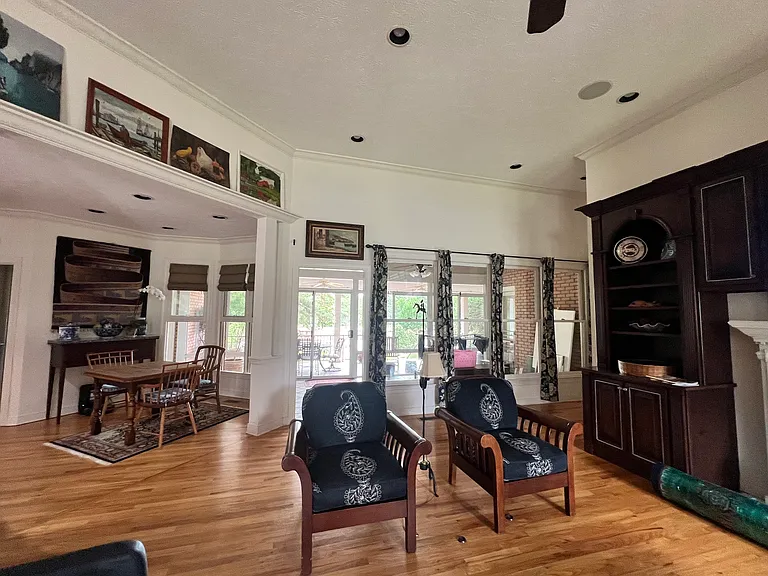 3203 Tifton Ln — Photo 5