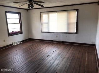 285 1st St, Sisseton, SD 57224