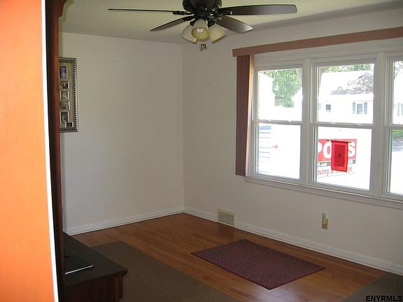 5th image of 61 Wilkins Ave