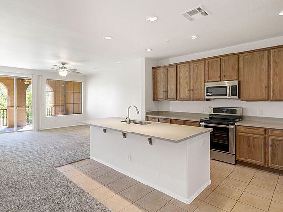 4th image of 10655 N 9th St Unit 216