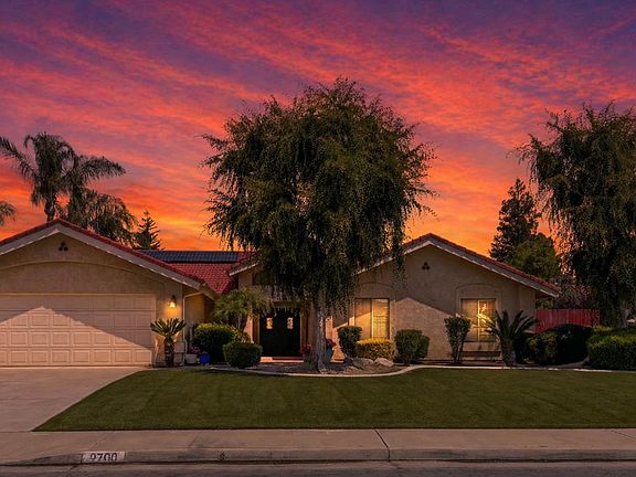 2nd image of 9700 Mesa Oak Dr