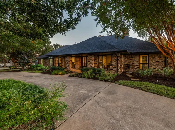 2401 Hillside Ct, Southlake, TX 76092
