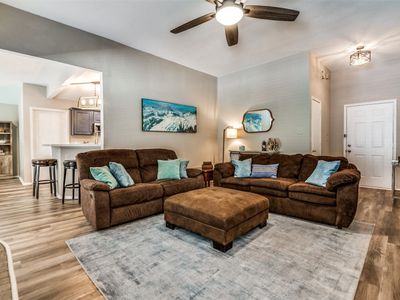 637 Oak View Ct, Azle, TX, 76020