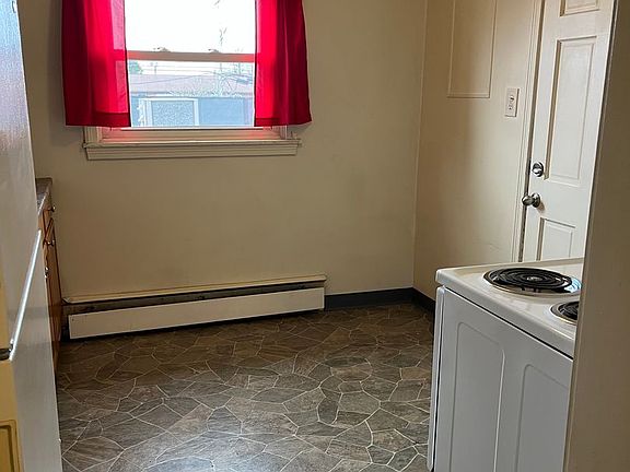 4th image of 11-15 Concord Dr #11