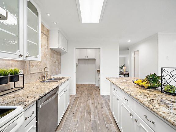 5th image of 6434 Burgoyne Rd #109