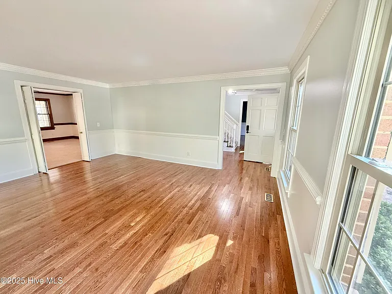 703 Daventry Dr — Photo 24