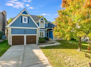 8524 Candlelight Ln, Lenexa, KS 66215