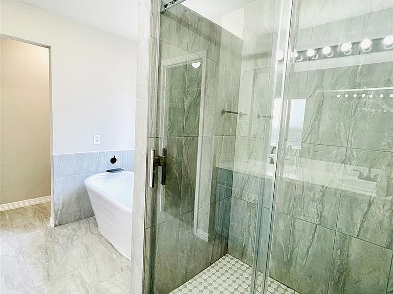 1719 Park Forest Dr — Photo 29