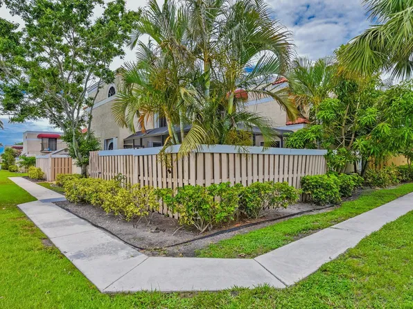 3640 Village Dr Unit A, Delray Beach, FL 33445