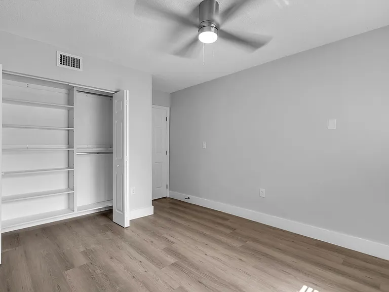 560 NE 63rd St #3 — Photo 5