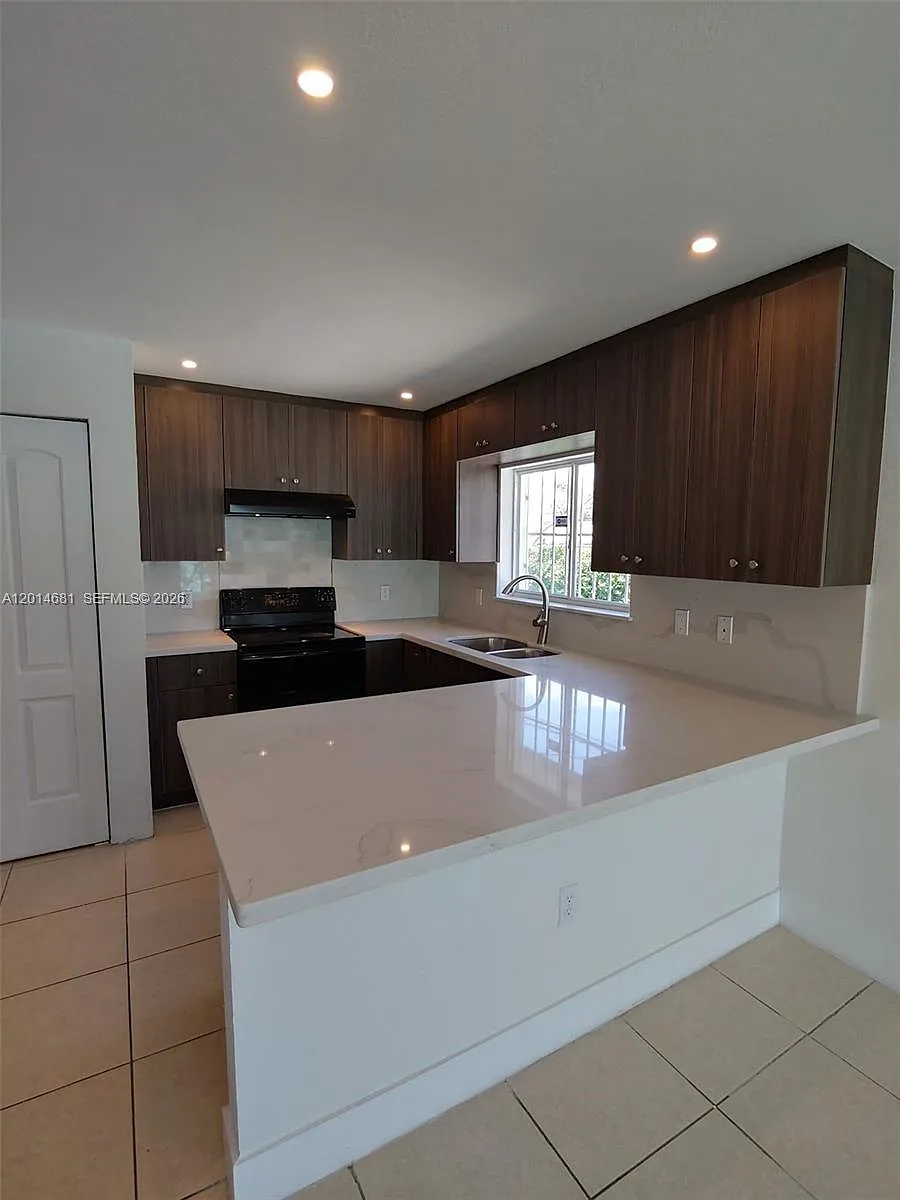 Building Photo - 1270 NW 39th St #1270