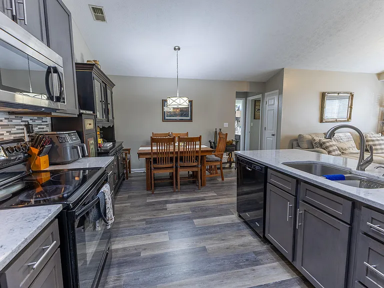 4216 Kensington Garden Ct — Photo 8