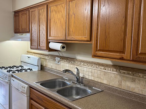 4th image of 3012 Roberts Dr APT 7
