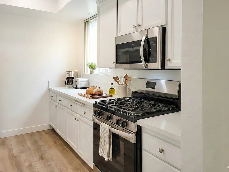 1725 Butler Ave #102 — Photo 7