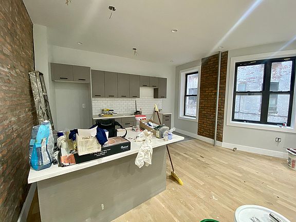 2nd image of 270 Parkside Ave APT A2w