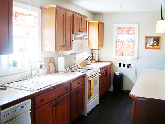 Fully applianced kitchen