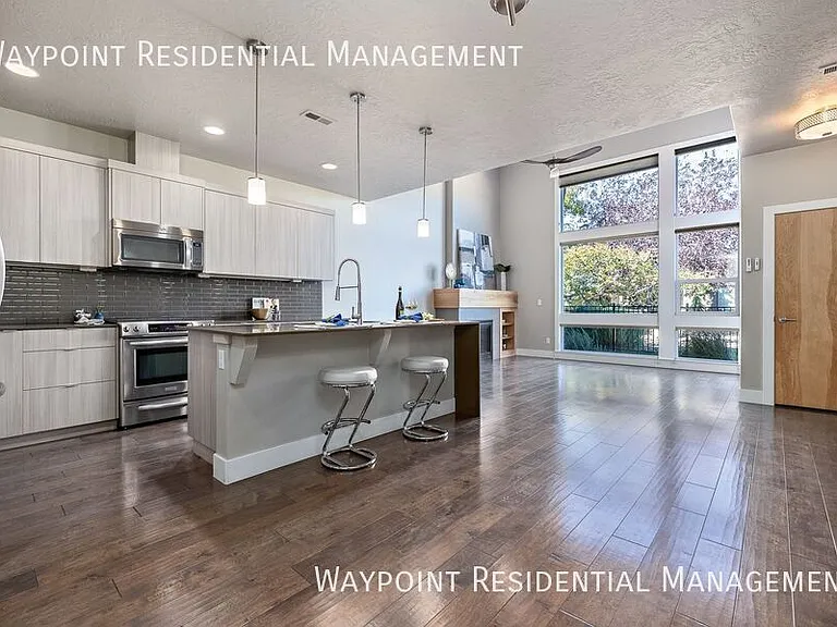 1415 E Lone Creek Dr — Photo 22