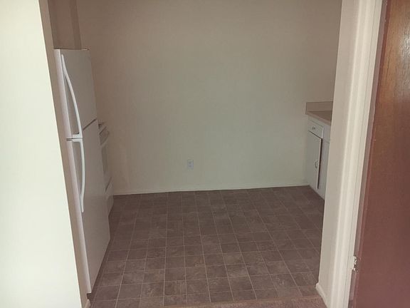 2nd image of 140 Bourne Ave APT 11