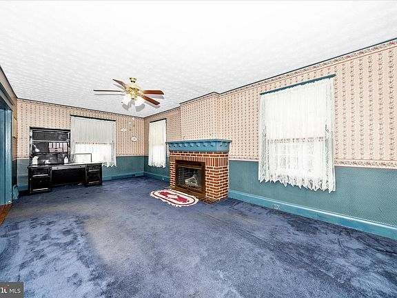 4th image of 925 Frederick St