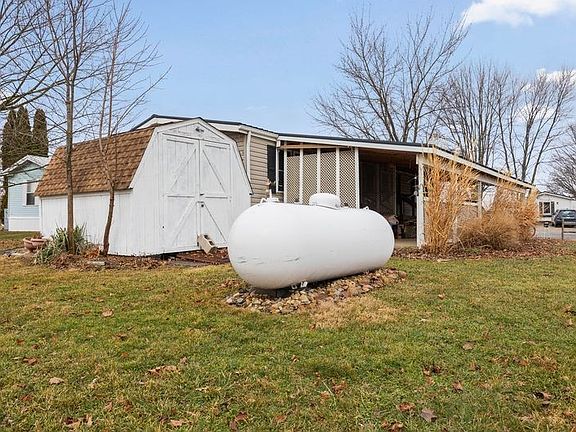 5th image of 107 Township Road 810