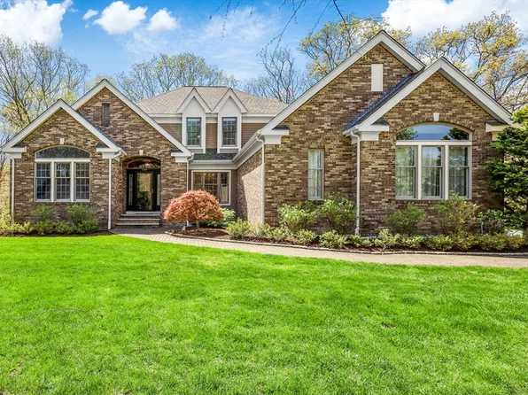 100 Robincrest Ct, Seekonk, MA 02771