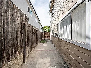 6244 S Comstock Ave — Photo 9