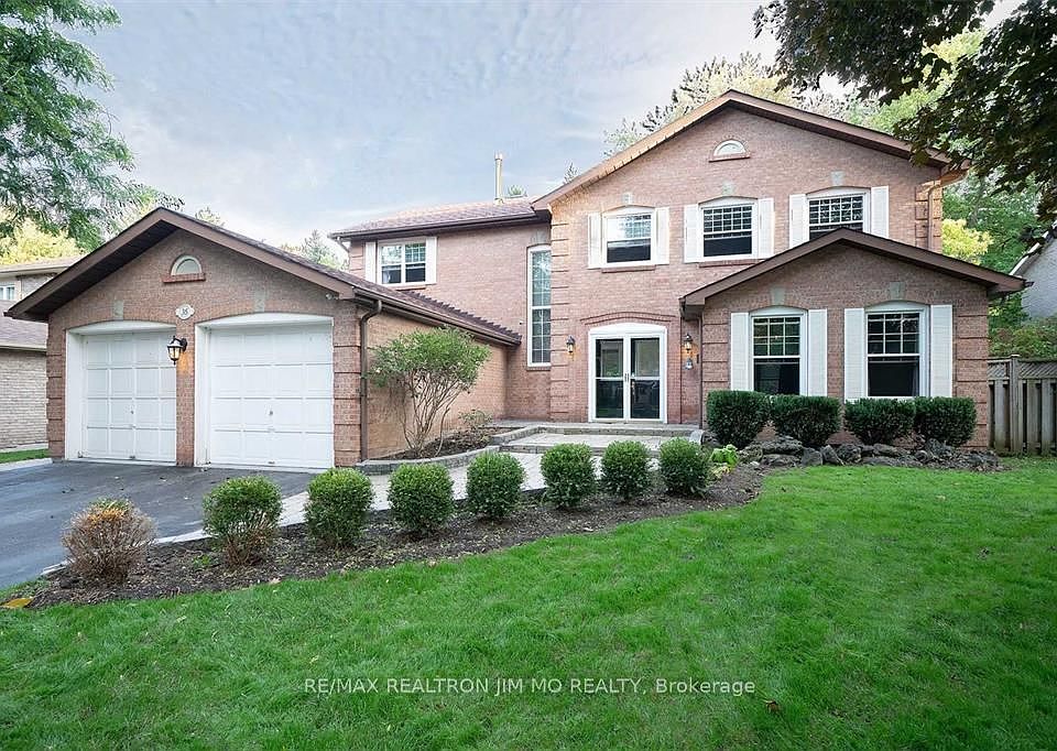 1st image of 35 McKay Cres