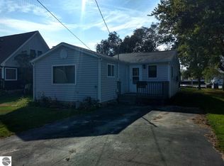 1720 S Riverside Dr, Au Gres, MI 48703