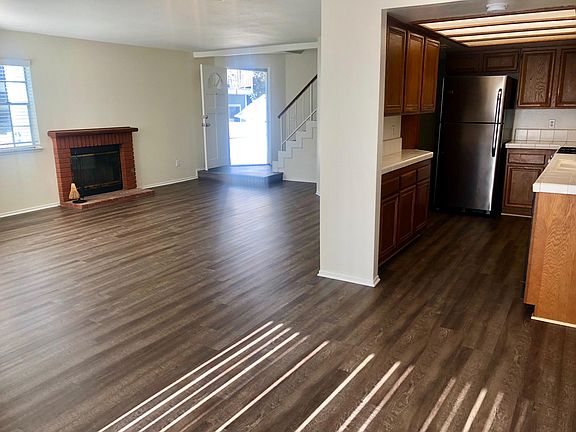 5th image of 212 N Glendora Ave