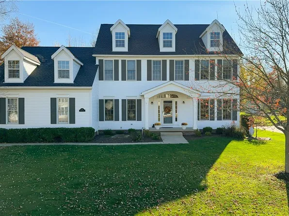 150 Chadwick Dr, Aurora, OH 44202