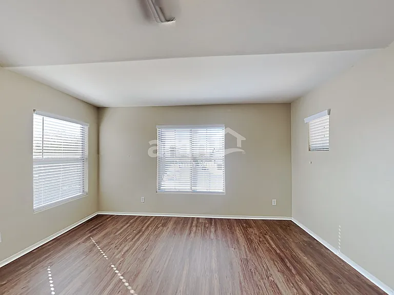 1517 S 115th Dr — Photo 12