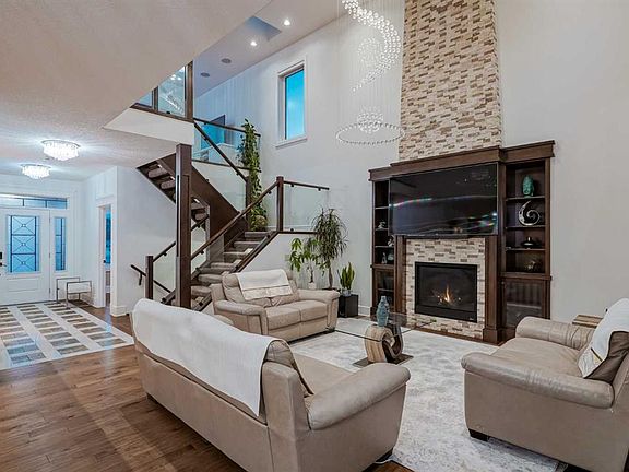 3rd image of 90 W Silverado Ranch Way SW