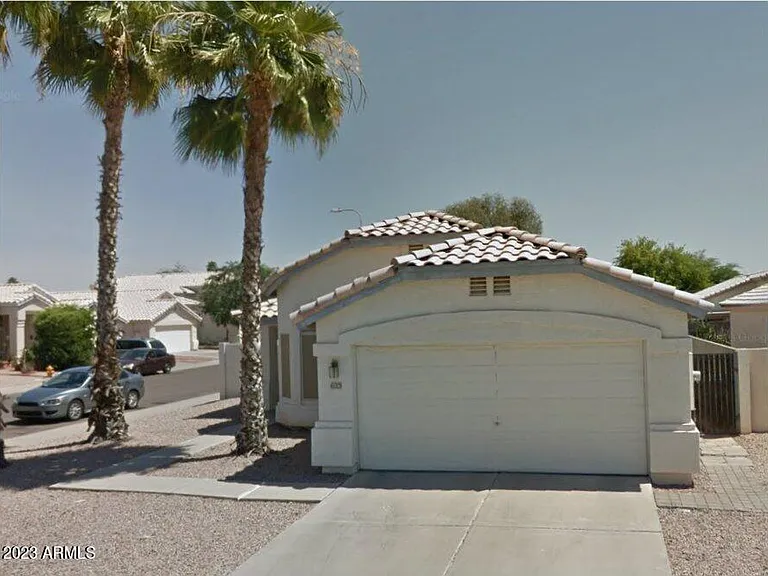 623 W Greentree Dr — Photo 1