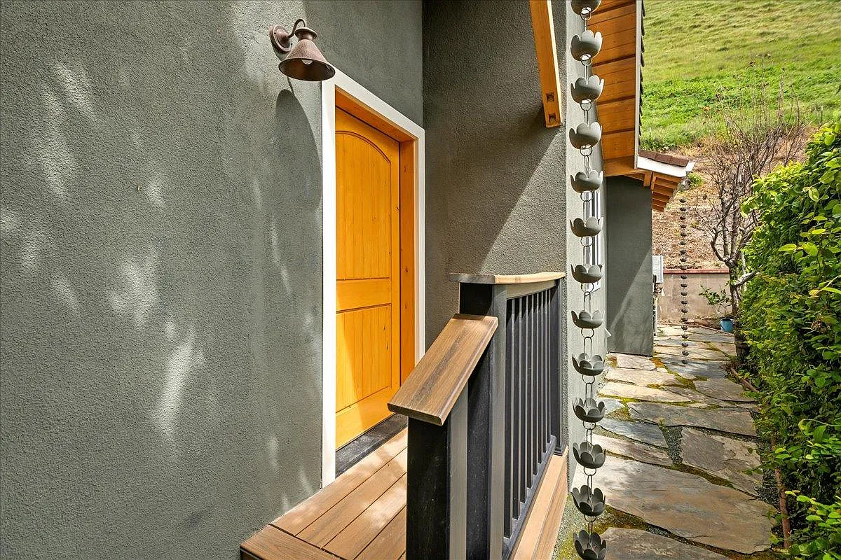 1 bed, 500 sqft, $2,500 — Photo 3