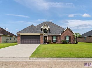 5233 Hemingway Dr, Darrow, LA 70725