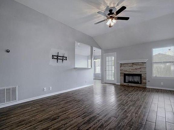 4th image of 351 Zebra Dr