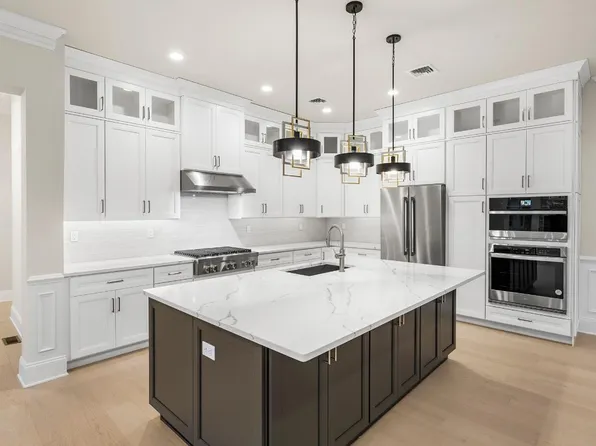 69 Woodmont Cir, River Vale, NJ 07675